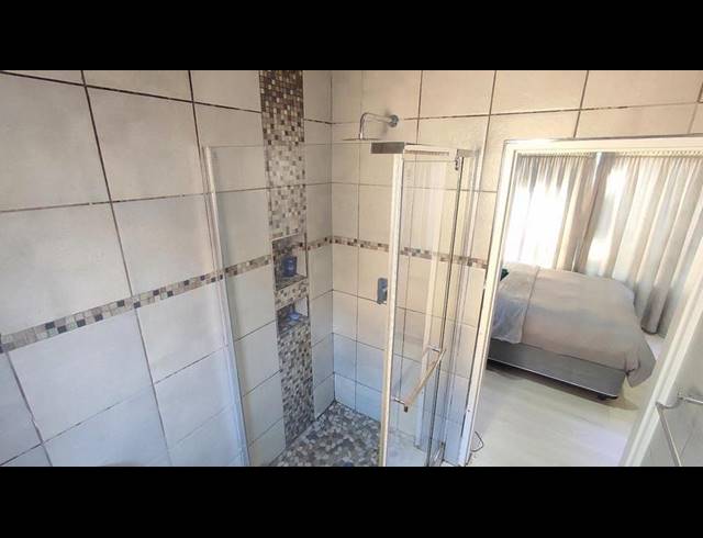 2 BEDROOM TOWNHOUSE FOR SALE IN MONAVONI